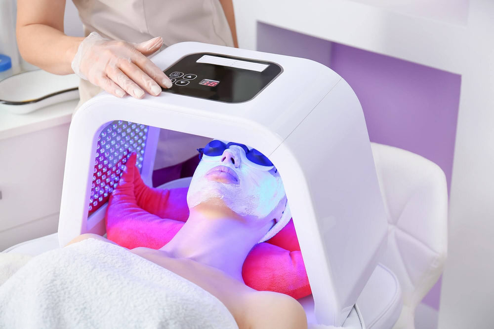 A woman having Led Light Therapy in Myuz Artistry