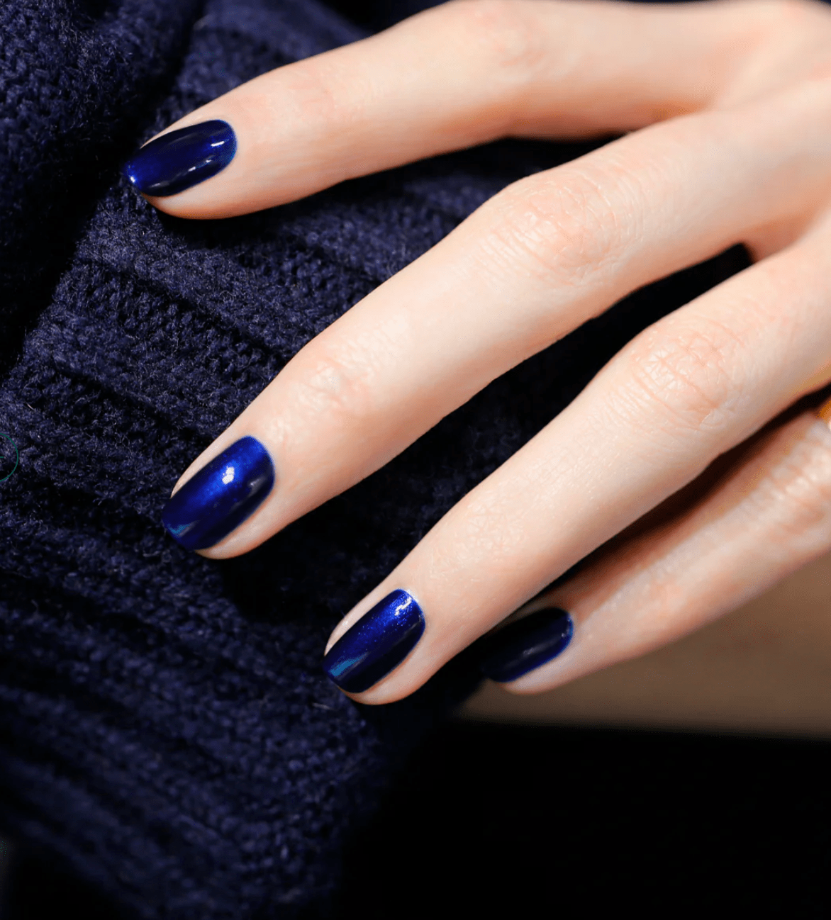 Living Beauty nail polish Manucurist Dark Knight Polish
